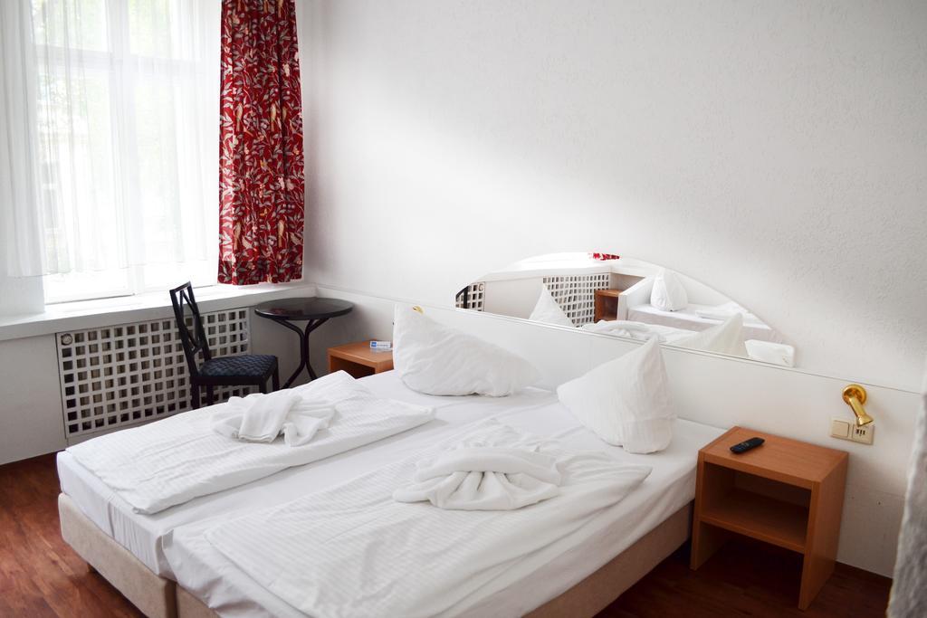 Hotel - Pension Haubach Berlin Exterior photo