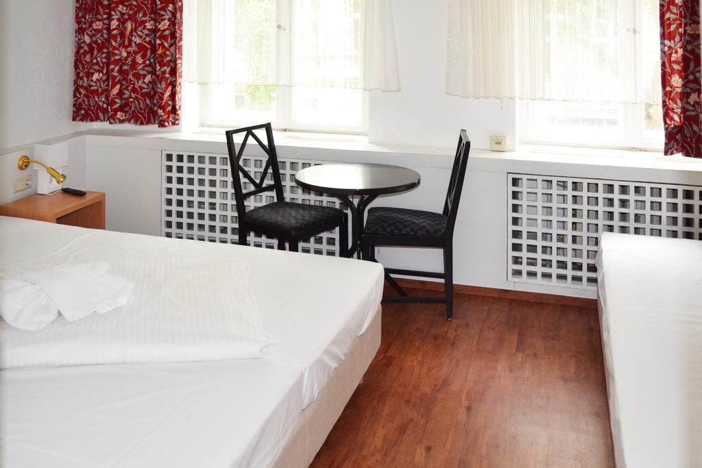 Hotel - Pension Haubach Berlin Exterior photo